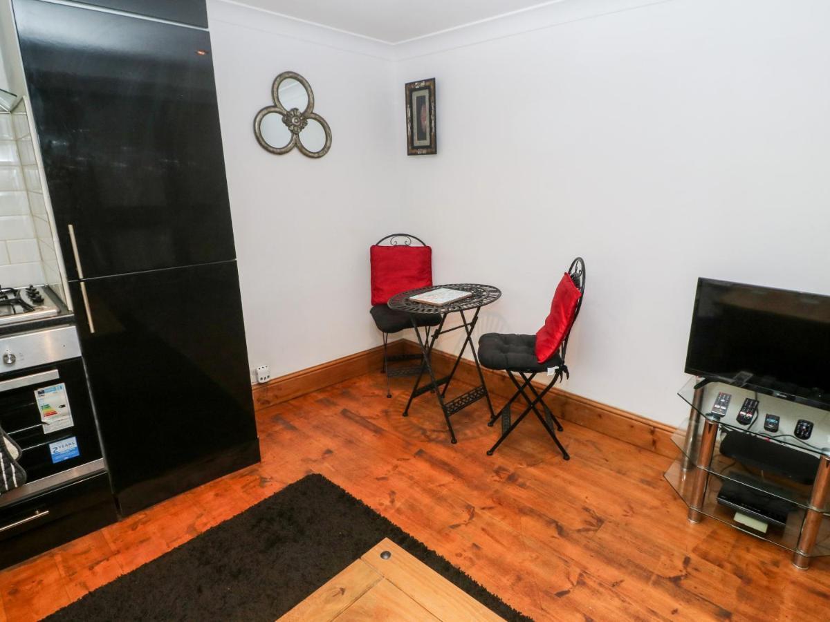 Maia House Apartment Penryn Bagian luar foto