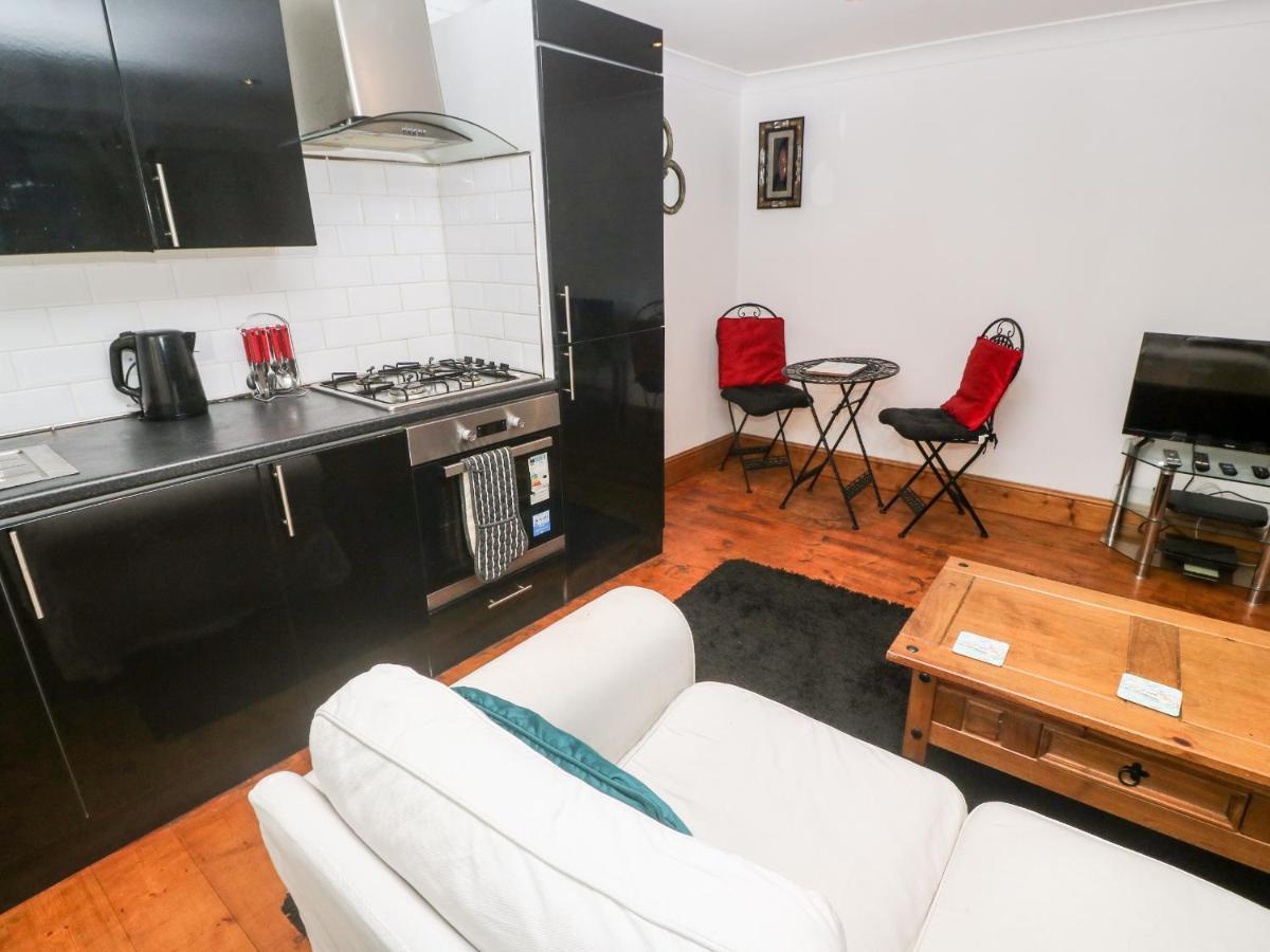 Maia House Apartment Penryn Bagian luar foto