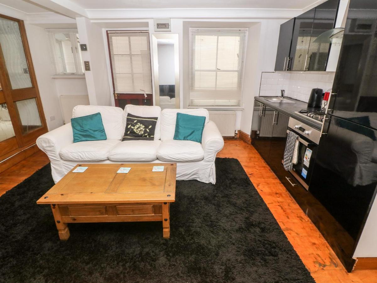 Maia House Apartment Penryn Bagian luar foto