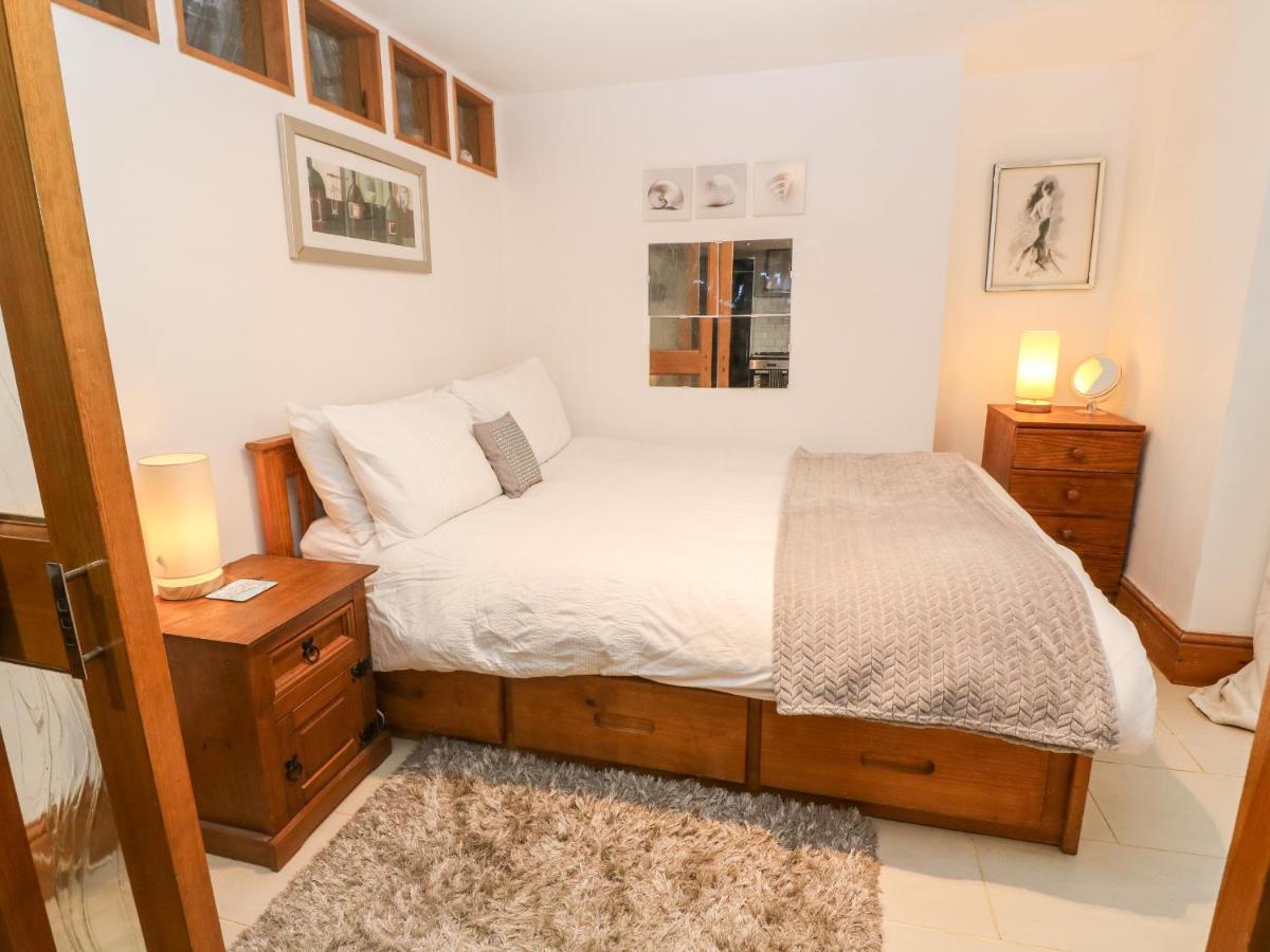 Maia House Apartment Penryn Bagian luar foto